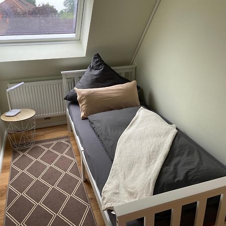 Appartamento Hoch Hamburg, Ein Traum Unterm Dach Geesthacht Esterno foto